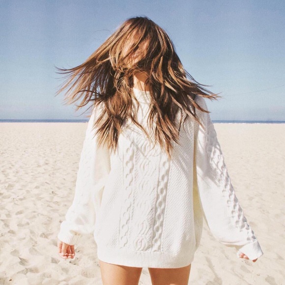 HOST PICK: Little Winter Mystery Box❄️ - Picture 6 of 8